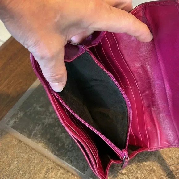 Gucci Guccisima Signature Monogram Canvas and Leather Long Wallet - Picture 5 of 16